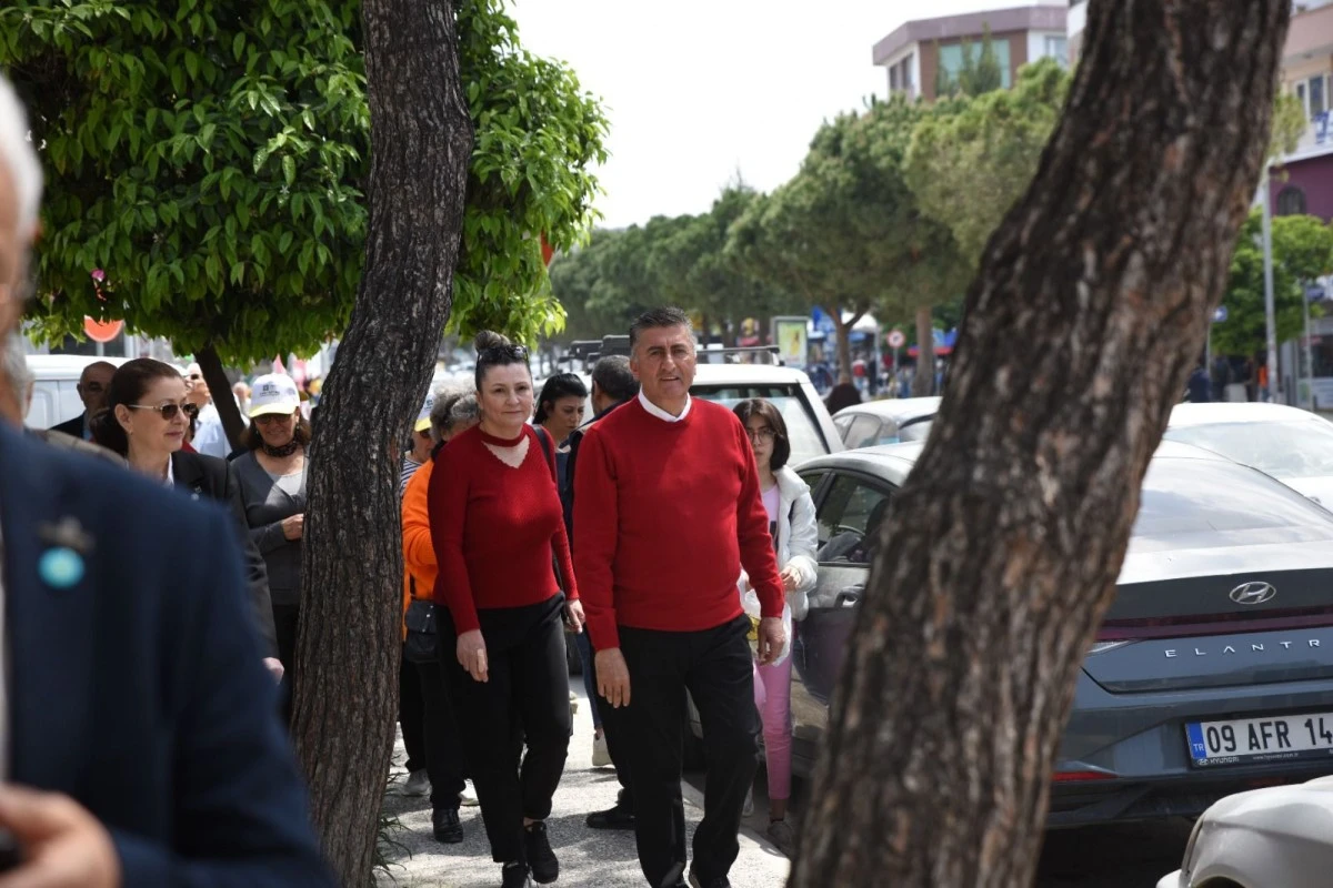 Ahmet Ertürk Kuşadası esnafını ziyaret etti