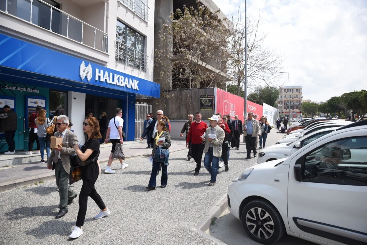 Ahmet Ertürk Kuşadası esnafını ziyaret etti