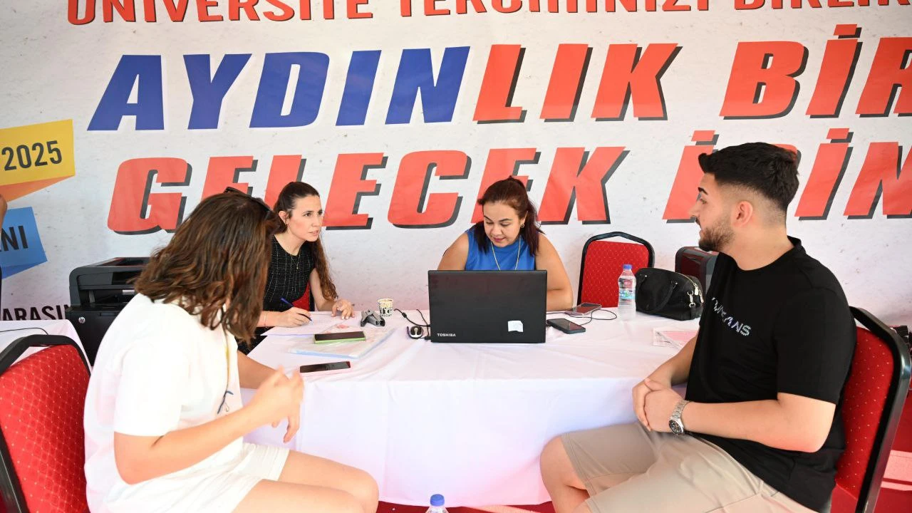BAŞKAN ÇERÇİOĞLU’NDAN GENÇLERE YKS DESTEĞİ: TERCİH TIRI ÜNİVERSİTE ADAYLARININ HİZMETİNDE