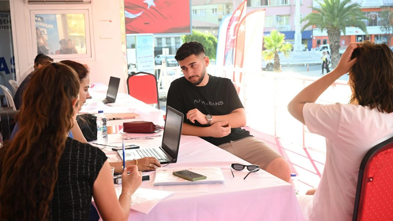 BAŞKAN ÇERÇİOĞLU’NDAN GENÇLERE YKS DESTEĞİ: TERCİH TIRI ÜNİVERSİTE ADAYLARININ HİZMETİNDE