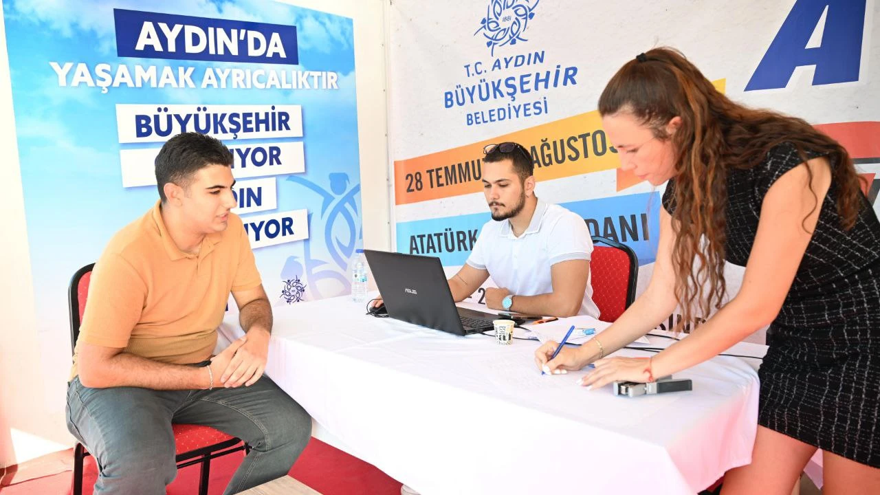 BAŞKAN ÇERÇİOĞLU’NDAN GENÇLERE YKS DESTEĞİ: TERCİH TIRI ÜNİVERSİTE ADAYLARININ HİZMETİNDE