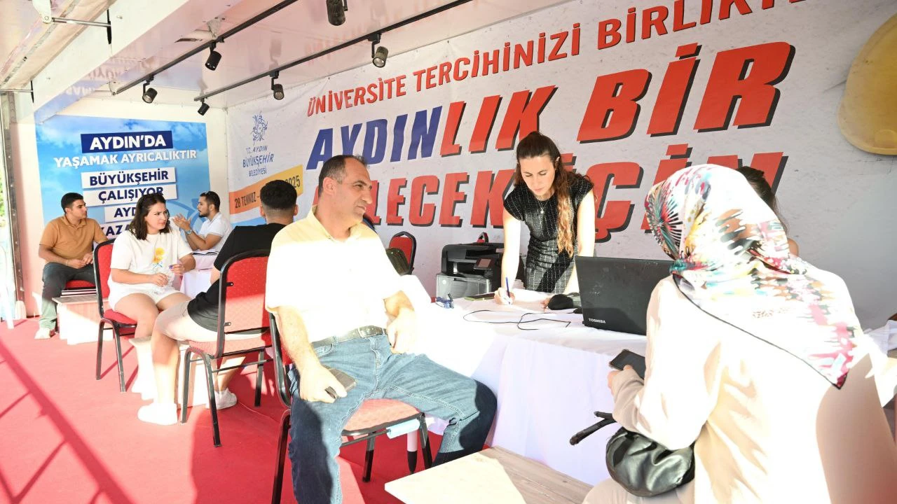 BAŞKAN ÇERÇİOĞLU’NDAN GENÇLERE YKS DESTEĞİ: TERCİH TIRI ÜNİVERSİTE ADAYLARININ HİZMETİNDE