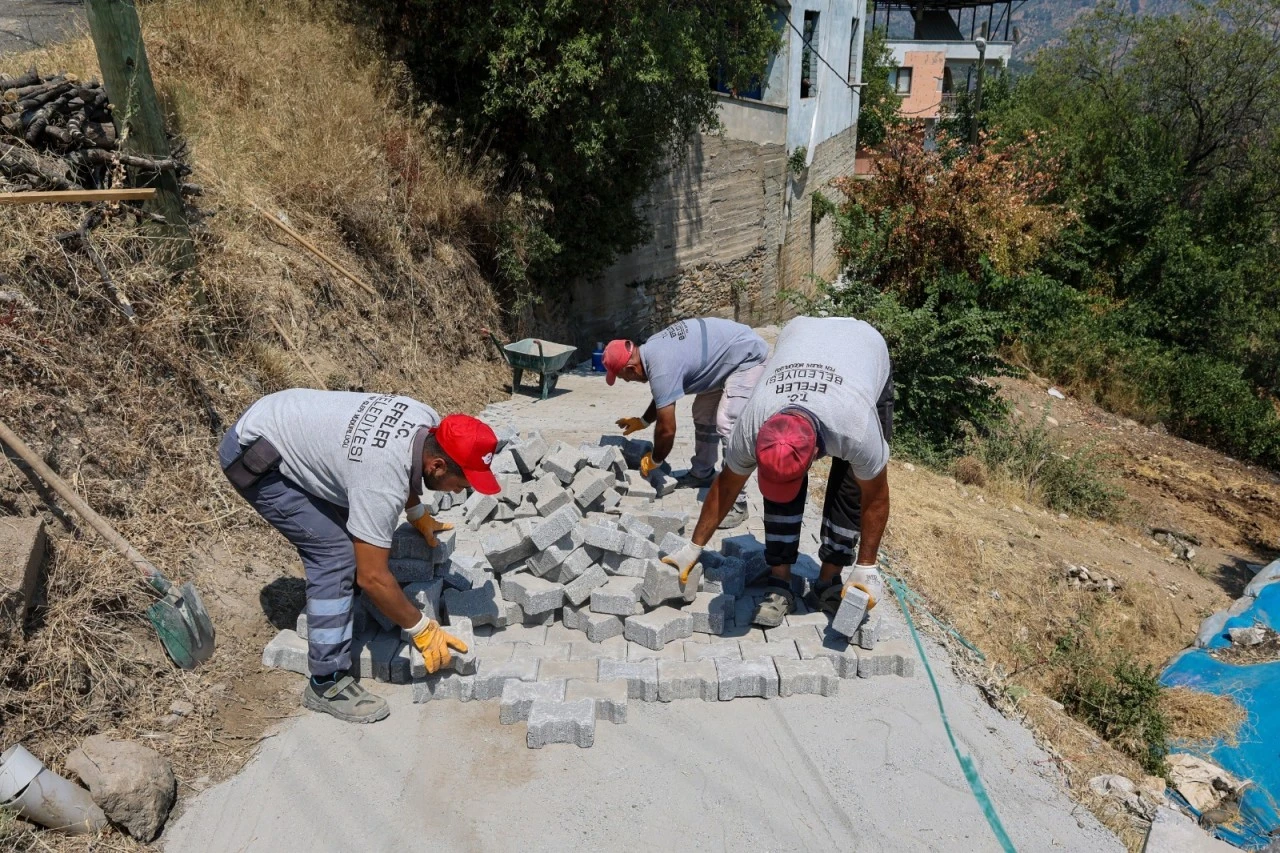 BAŞKAN YETİŞKİN EFELER’DE HİZMET RÜZGÂRI ESTİRİYOR. TEMEL HİZMETLER TAKDİR TOPLUYOR, SOSYAL PROJELER ÖRNEK OLUYOR