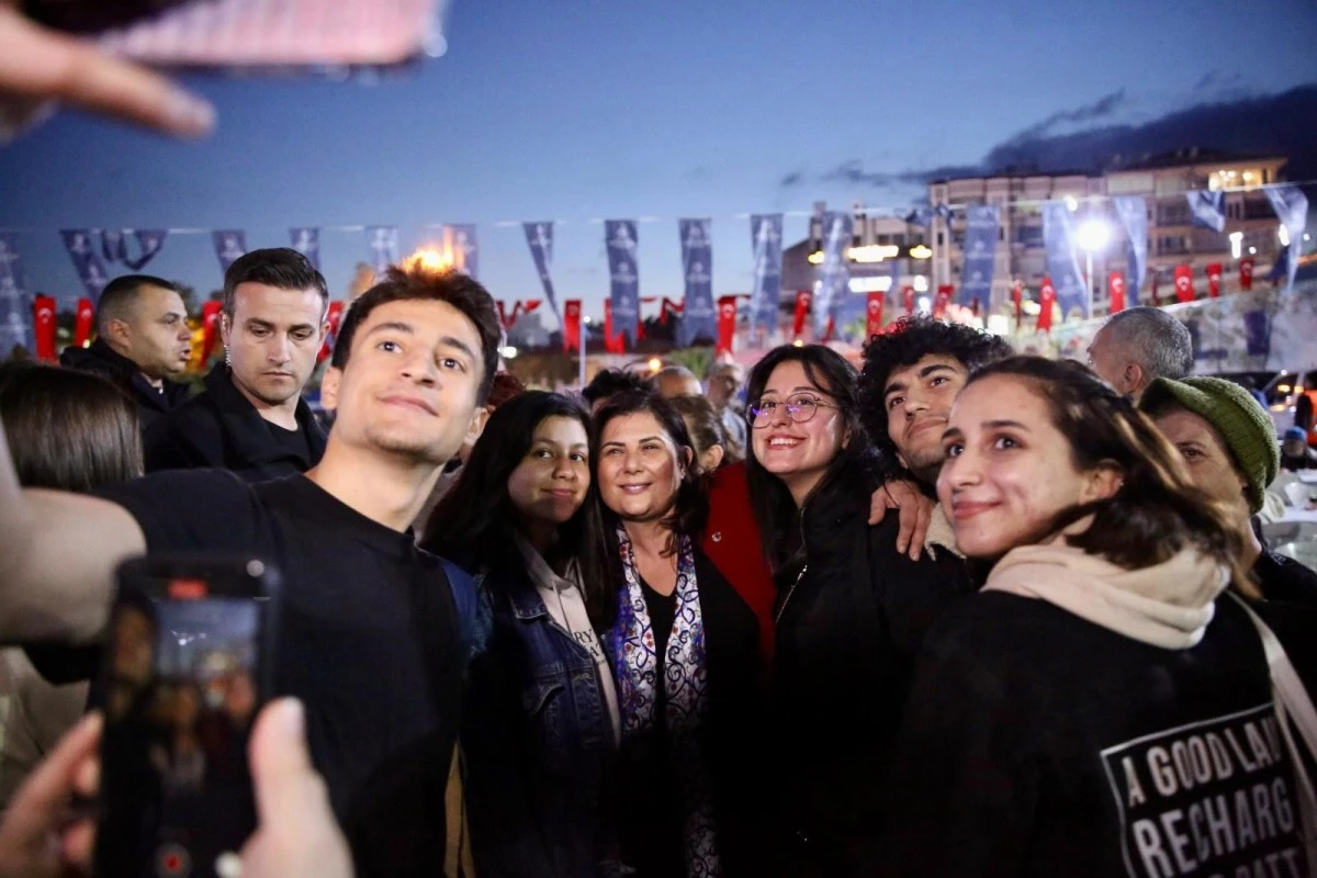 Büyükşehir'in iftar sofraları Aydınlıları buluşturuyor