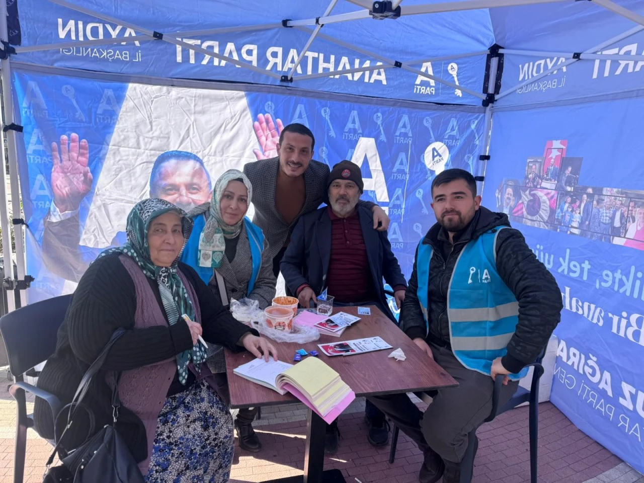 ANAHTAR PARTİ NAZİLLİ’DE GÜÇLENİYOR 1 AYDA 98 YENİ ÜYE KAYDI