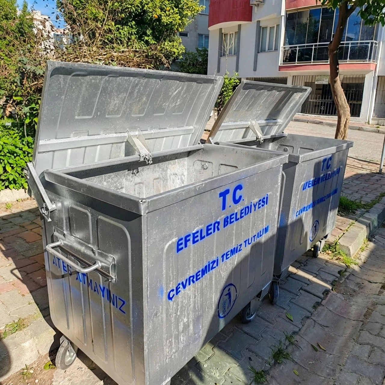 EFELER’DE TEMİZLİK HİZMETLERİ GÜÇLENİYOR