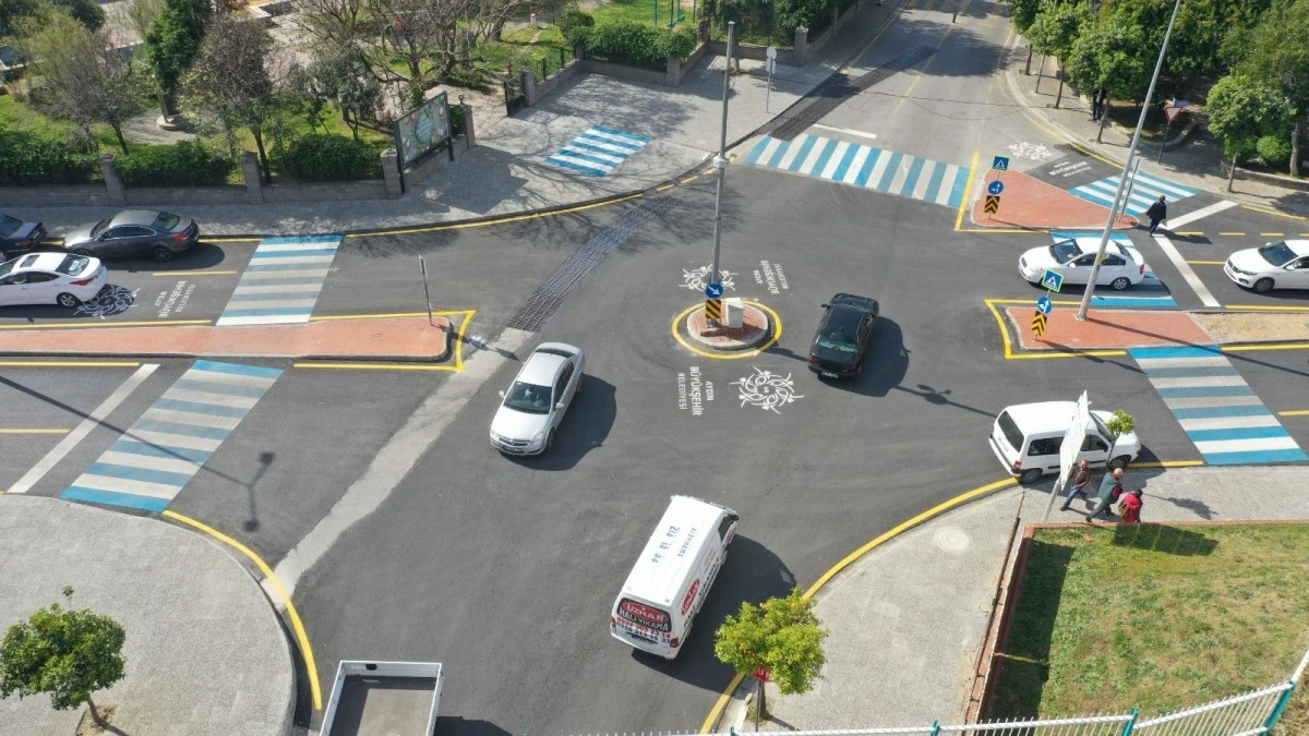 Aydın Büyükşehir Belediyesi Efeler İstasyon Caddesi'ni yeniledi