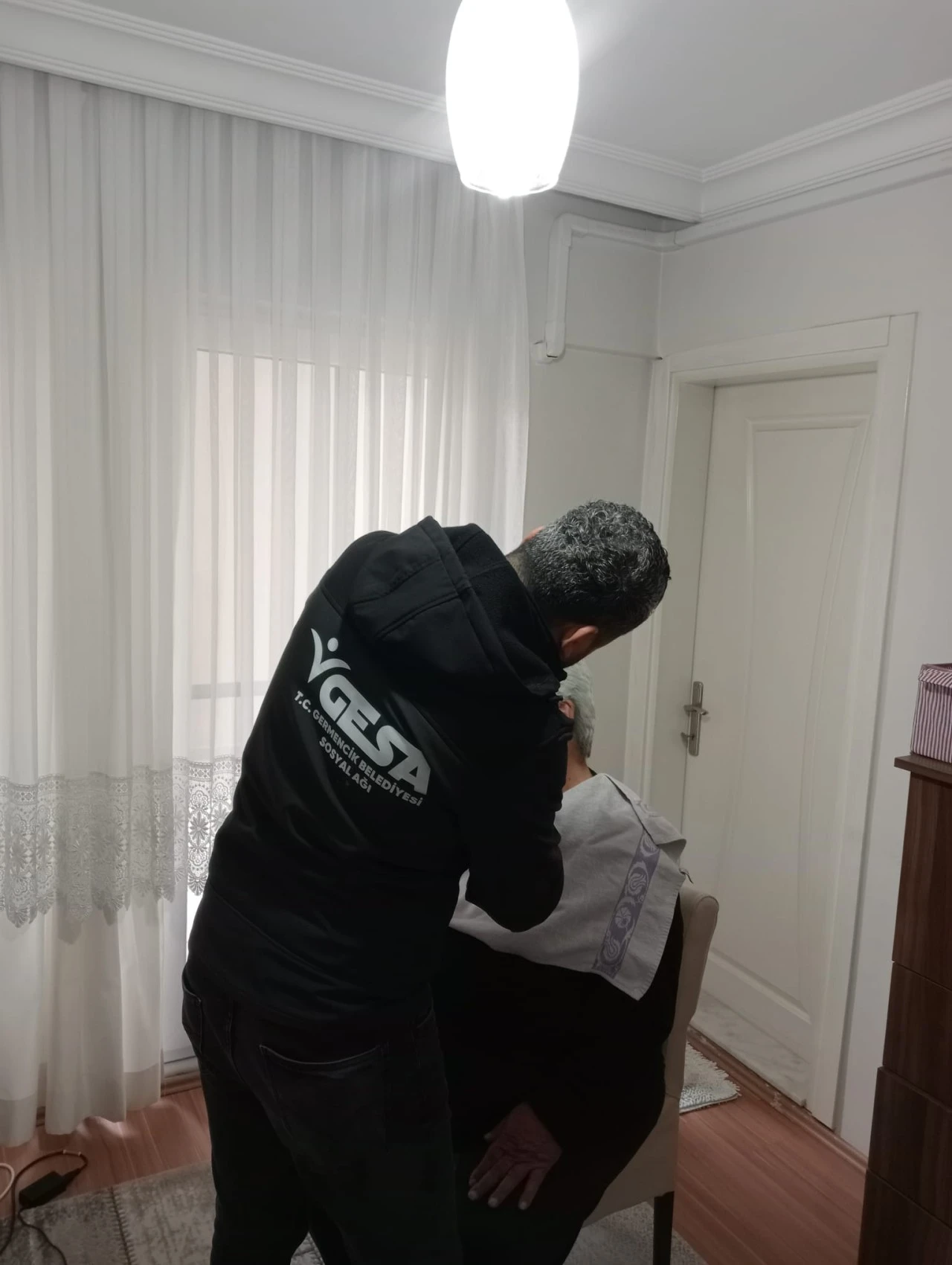 BAŞKAN ZENCİRCİ SOSYAL BELEDİYECİLİK ÇALIŞMALARIYLA BÜYÜK TAKDİR TOPLUYOR