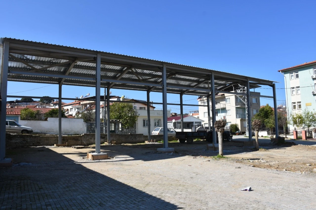 BAŞKAN ZENCİRCİ’DEN DÜĞÜN SALONU HAMLESİ 3 MAHALLE EŞ ZAMANLI ÇALIŞMAYLA DÜĞÜN SALONUNA KAVUŞUYOR