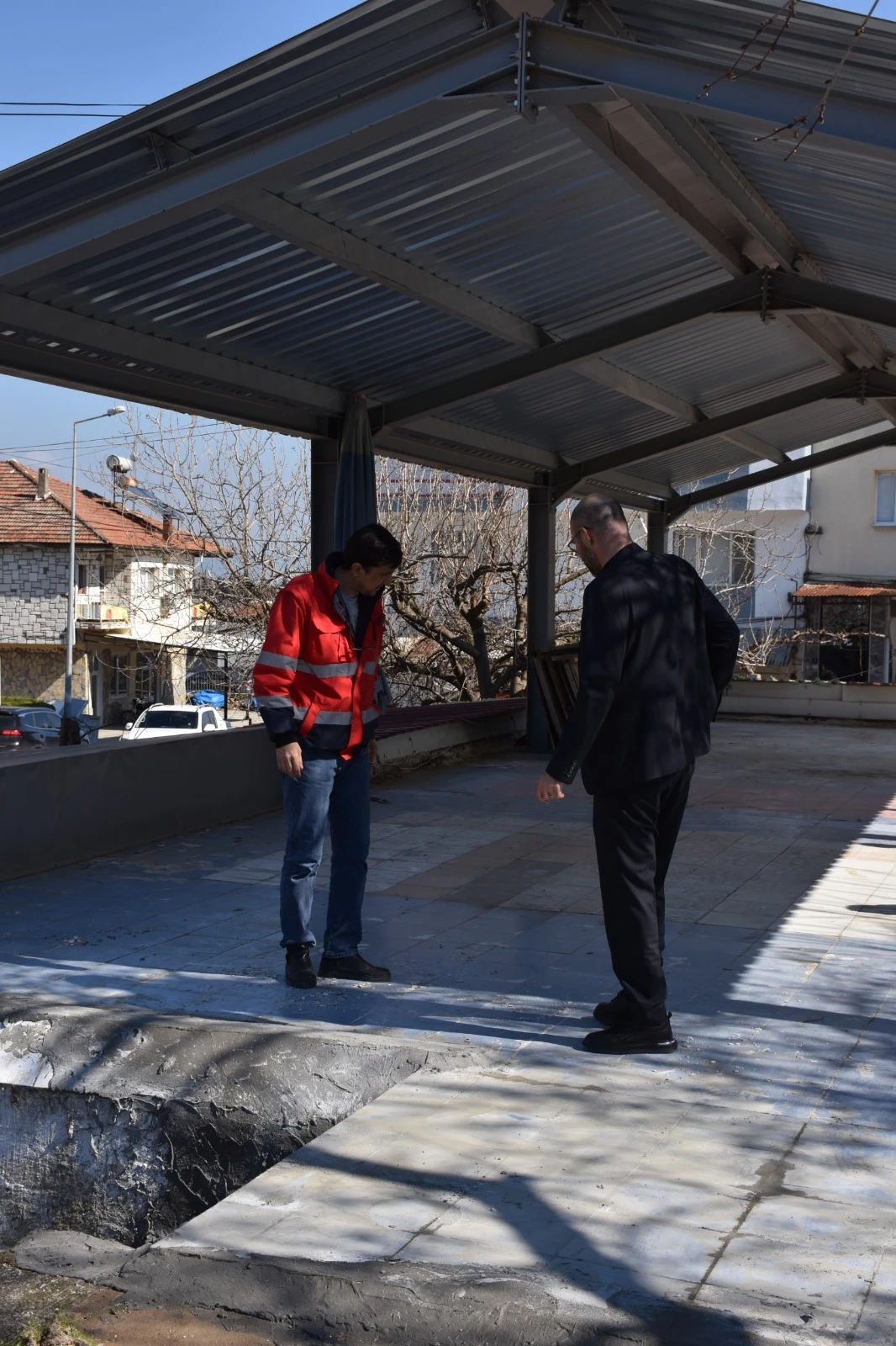 BAŞKAN ZENCİRCİ’DEN DÜĞÜN SALONU HAMLESİ 3 MAHALLE EŞ ZAMANLI ÇALIŞMAYLA DÜĞÜN SALONUNA KAVUŞUYOR