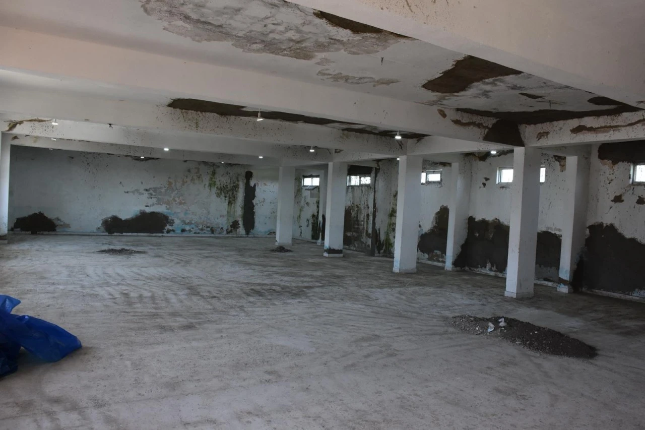 BAŞKAN ZENCİRCİ’DEN DÜĞÜN SALONU HAMLESİ 3 MAHALLE EŞ ZAMANLI ÇALIŞMAYLA DÜĞÜN SALONUNA KAVUŞUYOR