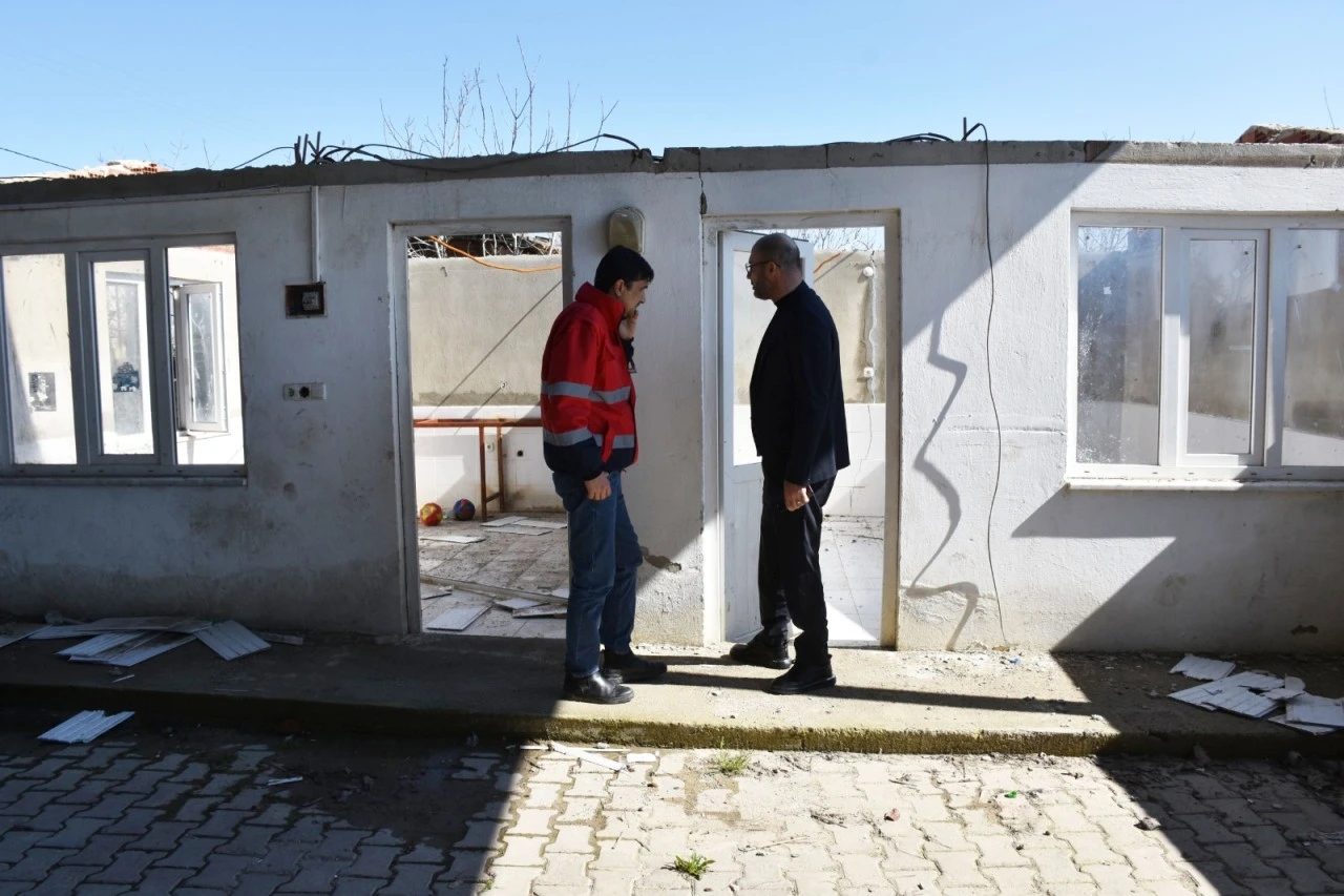 BAŞKAN ZENCİRCİ’DEN DÜĞÜN SALONU HAMLESİ 3 MAHALLE EŞ ZAMANLI ÇALIŞMAYLA DÜĞÜN SALONUNA KAVUŞUYOR