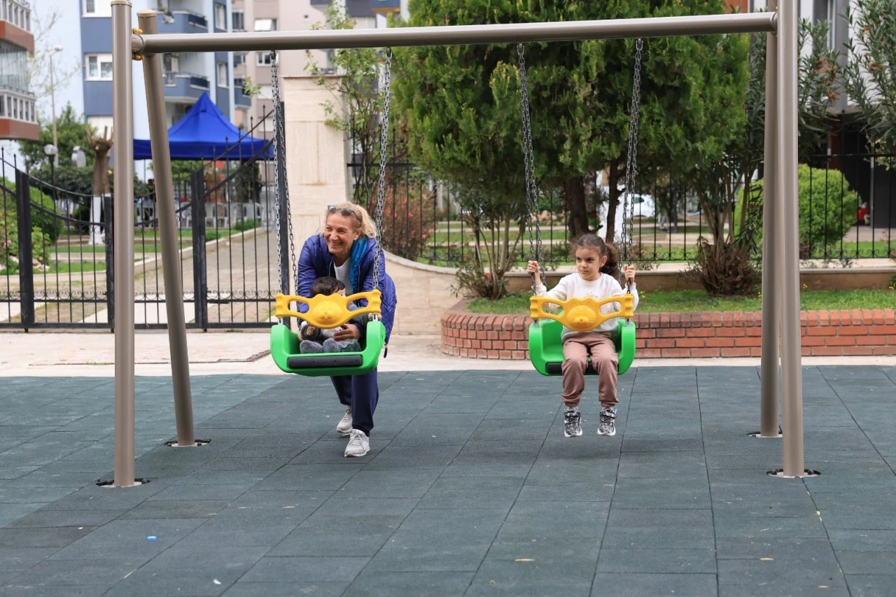 BAŞKAN ANIL YETİŞKİN İLE EFELER’İN PARKLARI DAHA GÜVENLİ DAHA KONFORLU