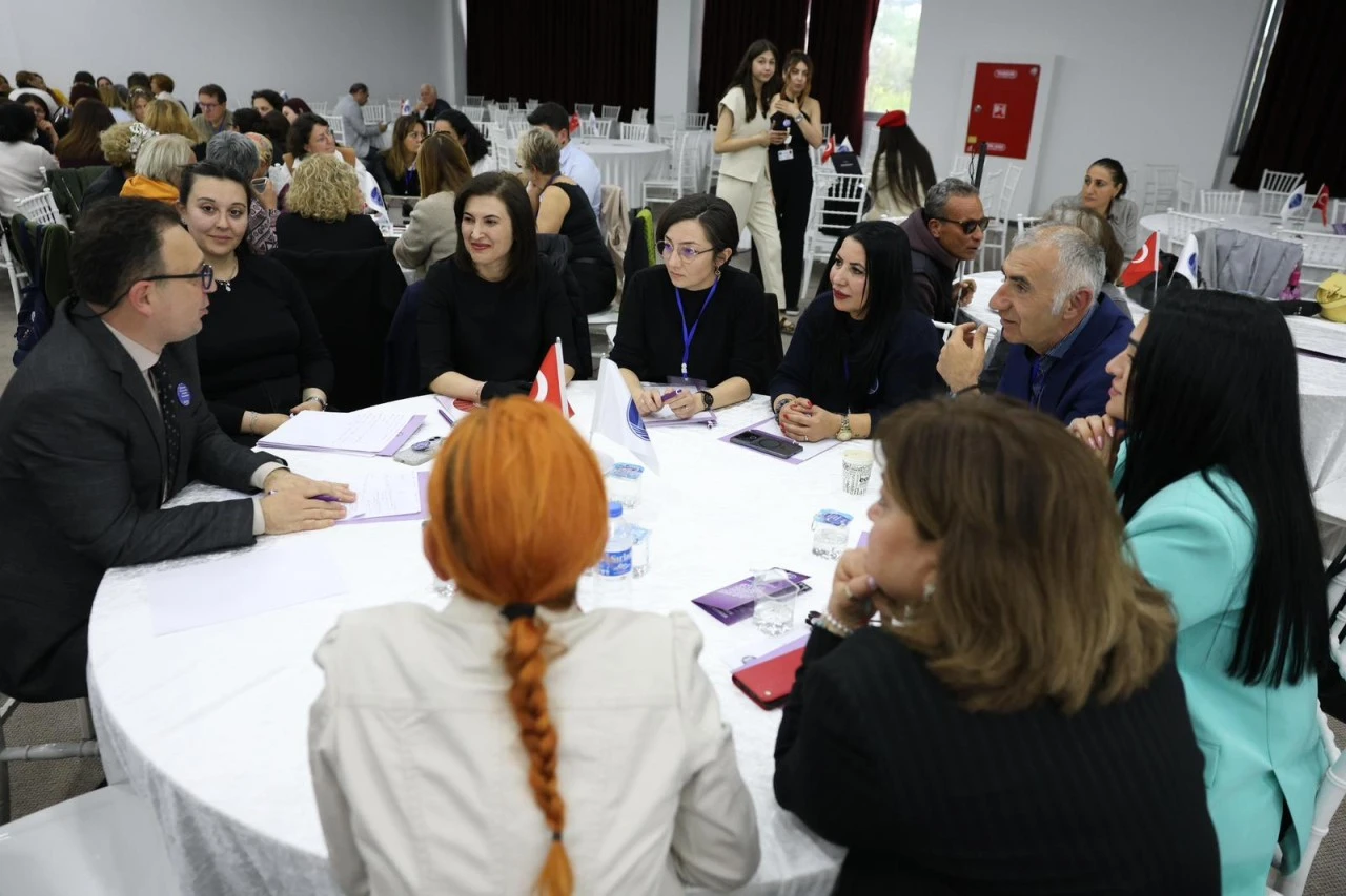BAŞKAN HATİCE GENÇAY: EŞİTLİK TEMENNİ DEĞİL, YÖNETİM İLKEMİZDİR