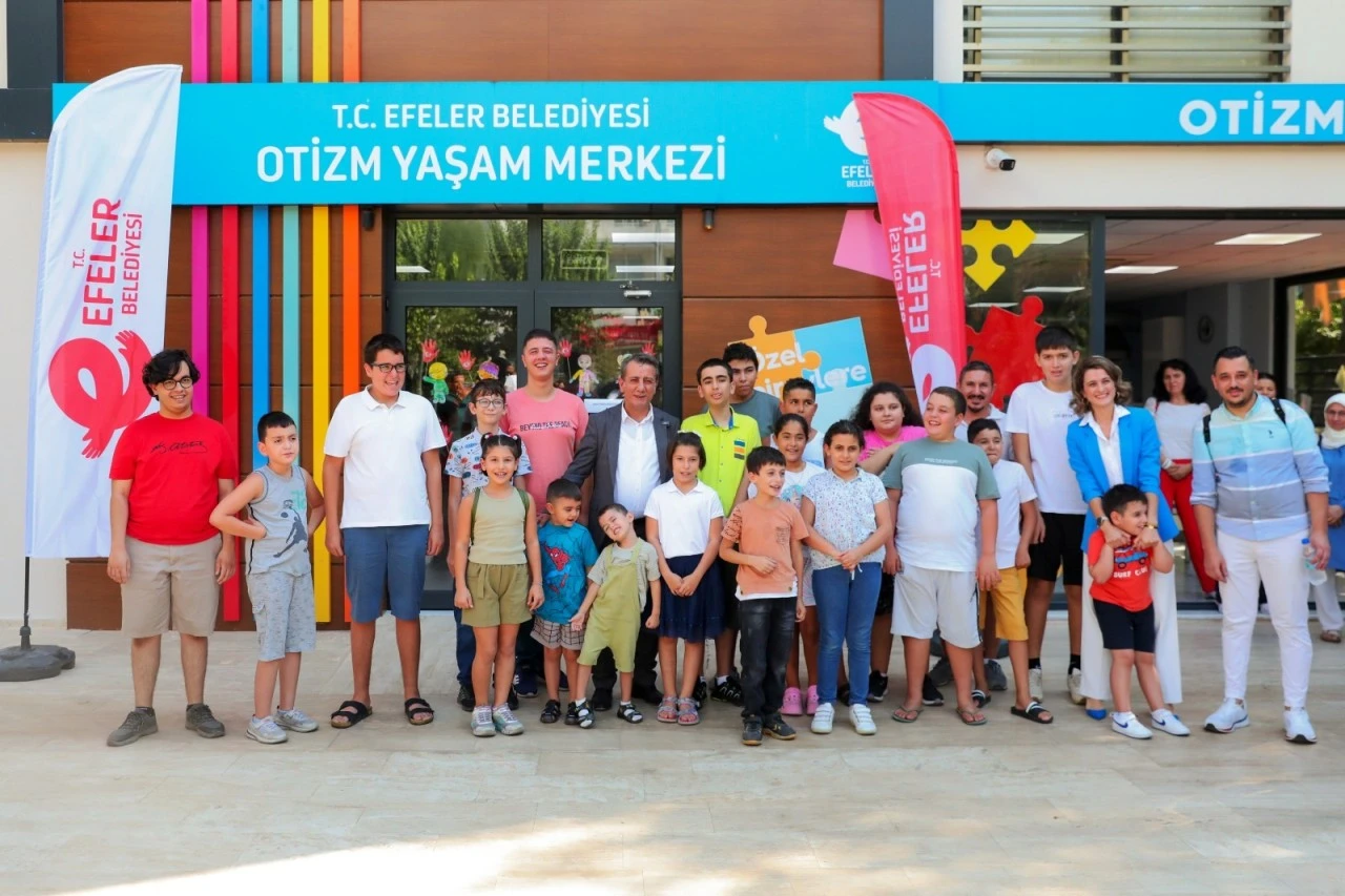 OTİZM YAŞAM MERKEZİ BAŞKAN ANIL YETİŞKİN İLE GÜÇLENEREK BÜYÜYOR