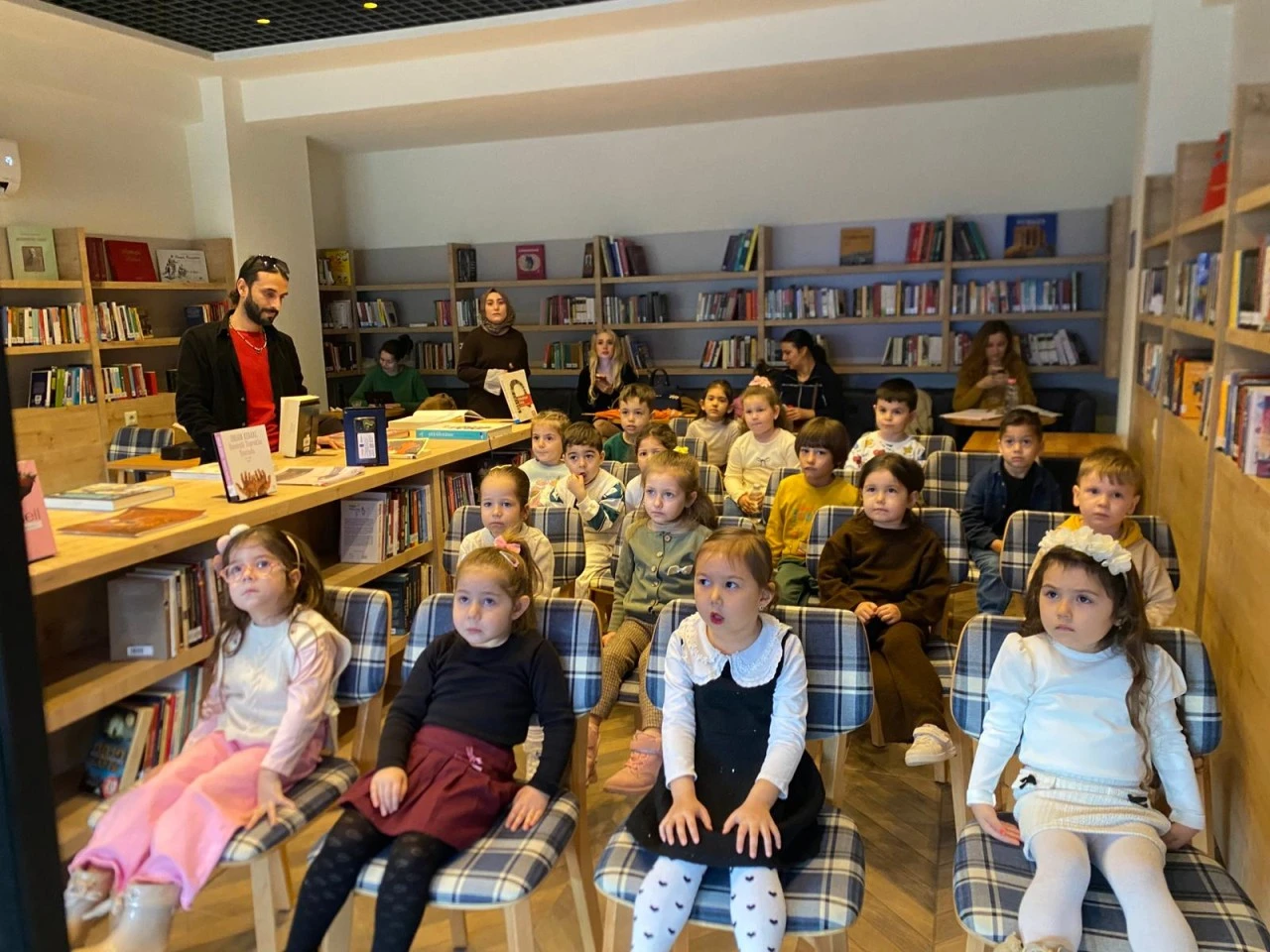 KUŞADASI KÜTÜPHANELER HAFTASINI DOPDOLU ETKİNLİKLERLE KARŞILADI