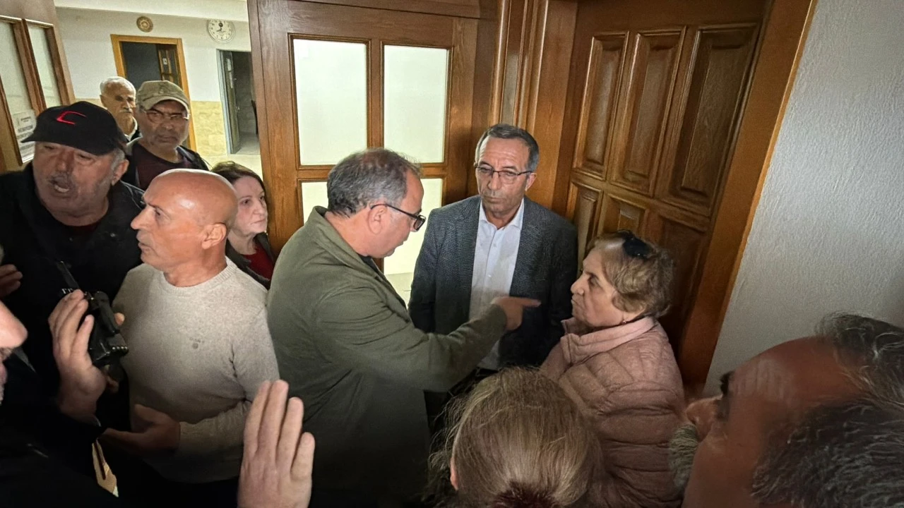 KAPI KİLİTLENDİ, TABELA SÖKÜLDÜ! SÖKE’DE CEM EVİ KARIŞTI