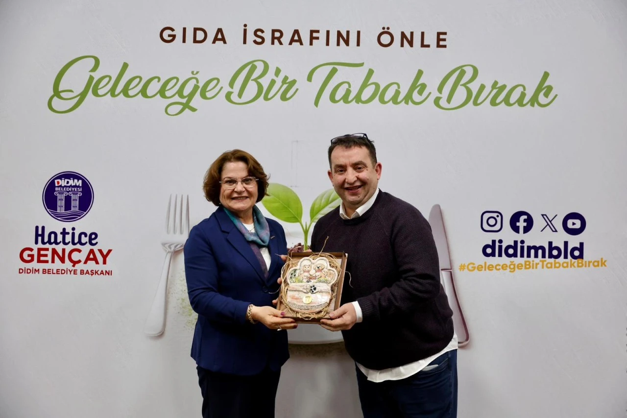 KONUSUNDA UZMAN KONUŞMACI KONUKLARIN YER ALDIĞI PANELE DİDİMLİLER YOĞUN İLGİ GÖSTERDİ 