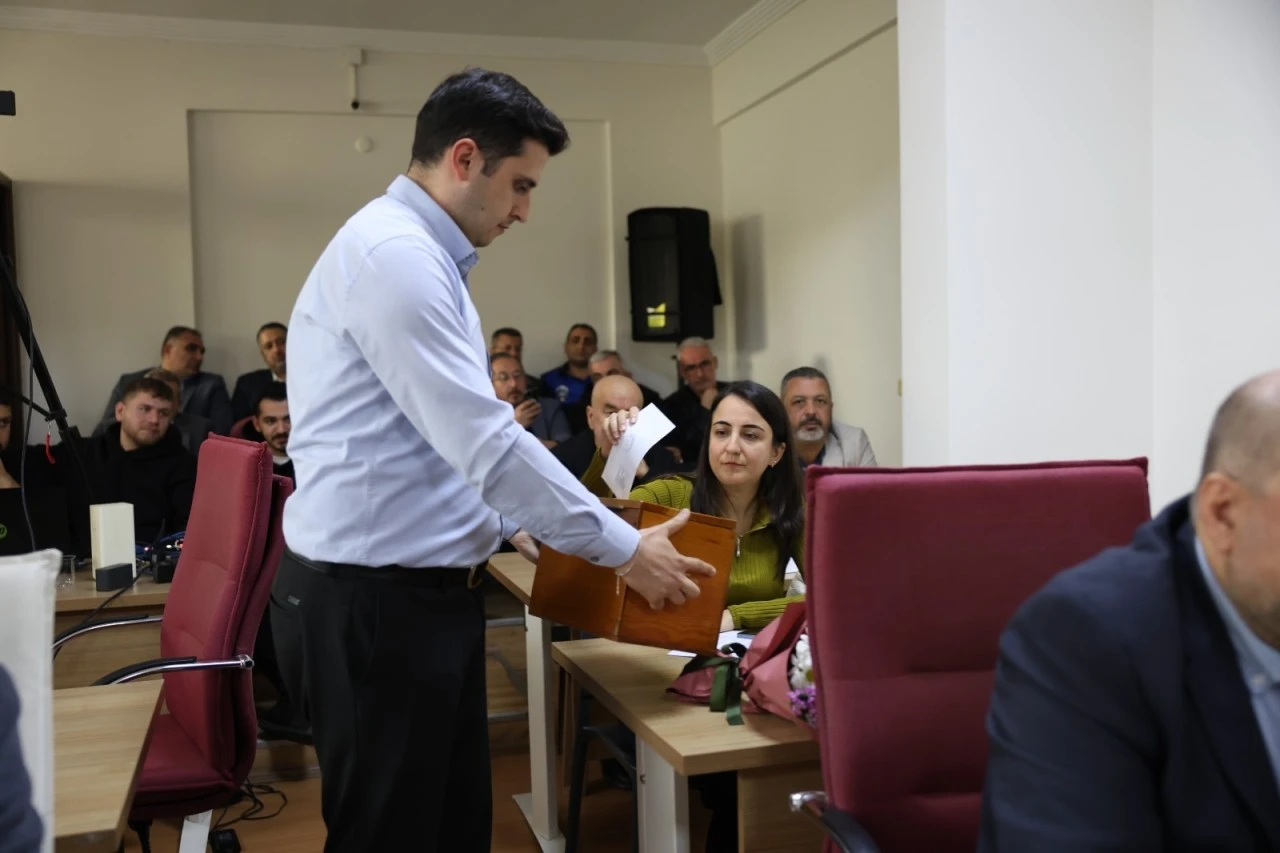 EFELER BELEDİYESİ'NİN 2025 YILI FAALİYET RAPORU  OY BİRLİĞİYLE ONAYLANDI