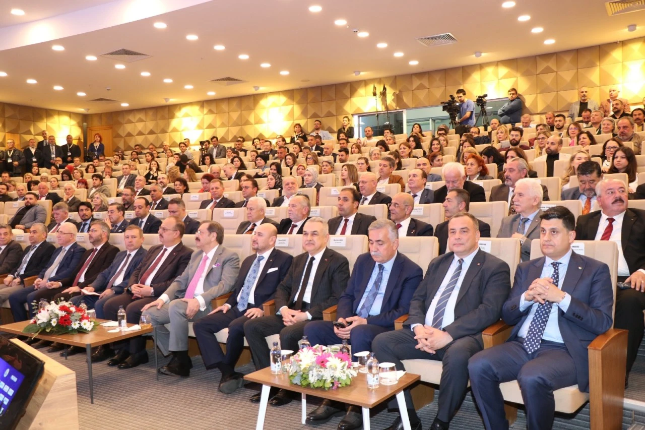 TOBB BAŞKANI HİSARCIKLIOĞLU AYDIN’DA: AYTO ÜYESİNE HİZMET DALINDA ASYA PASİFİK ÜLKELERİ ARASINDA BİRİNCİ