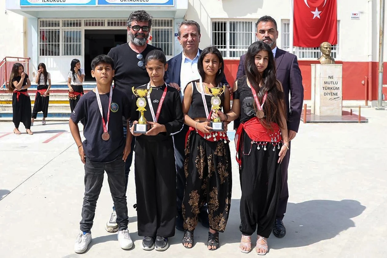 BAŞKAN ANIL YETİŞKİN DÜNYA ROMANLAR GÜNÜ ETKİNLİĞİNE KATILDI