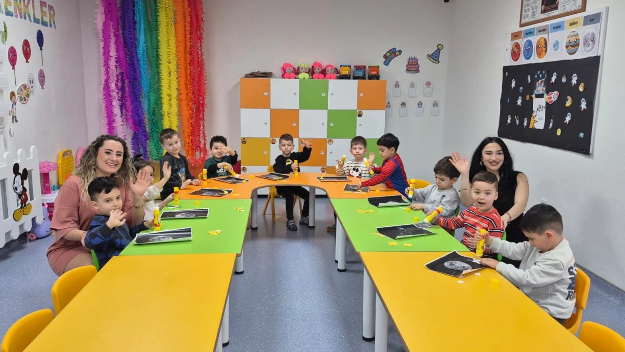 KUŞADASI BELEDİYESİ ÇOCUK GELİŞİM MERKEZİ’NDE MİNİKLER YARINLARA HAZIRLANIYOR