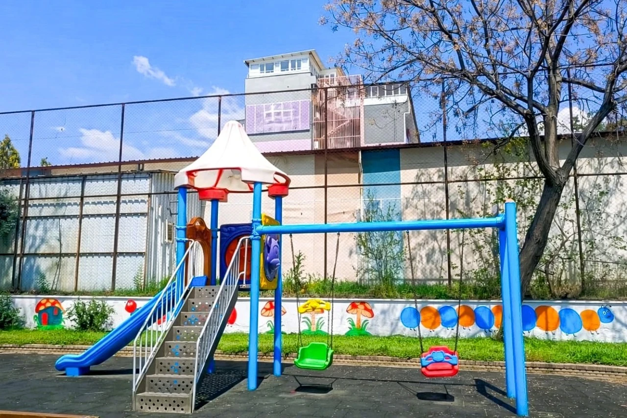 EFELER’İN PARKLARI RENKLENİYOR