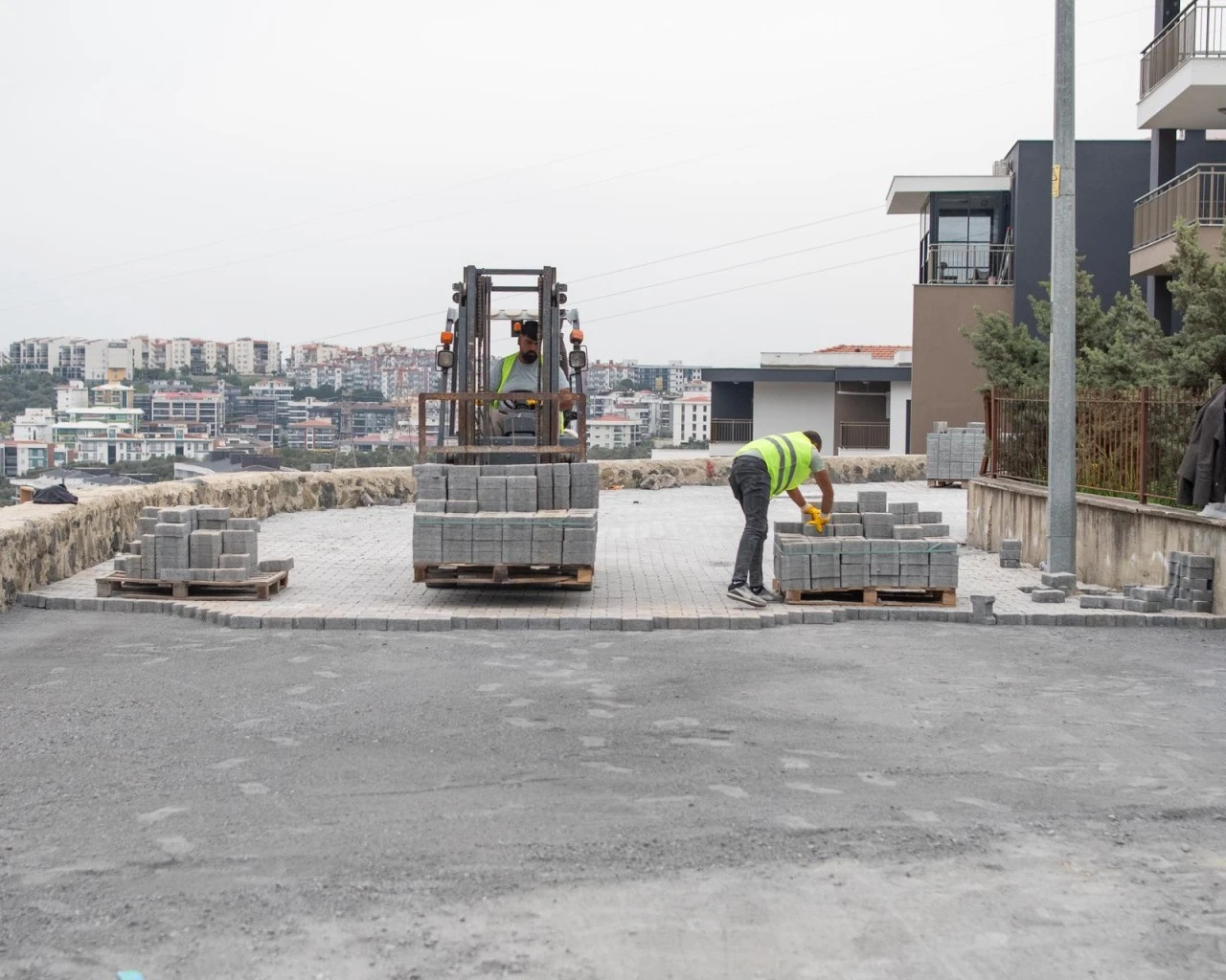 DEĞİRMENDERE’DE YOL ÇALIŞMALARI YERİNDE İNCELENDİ