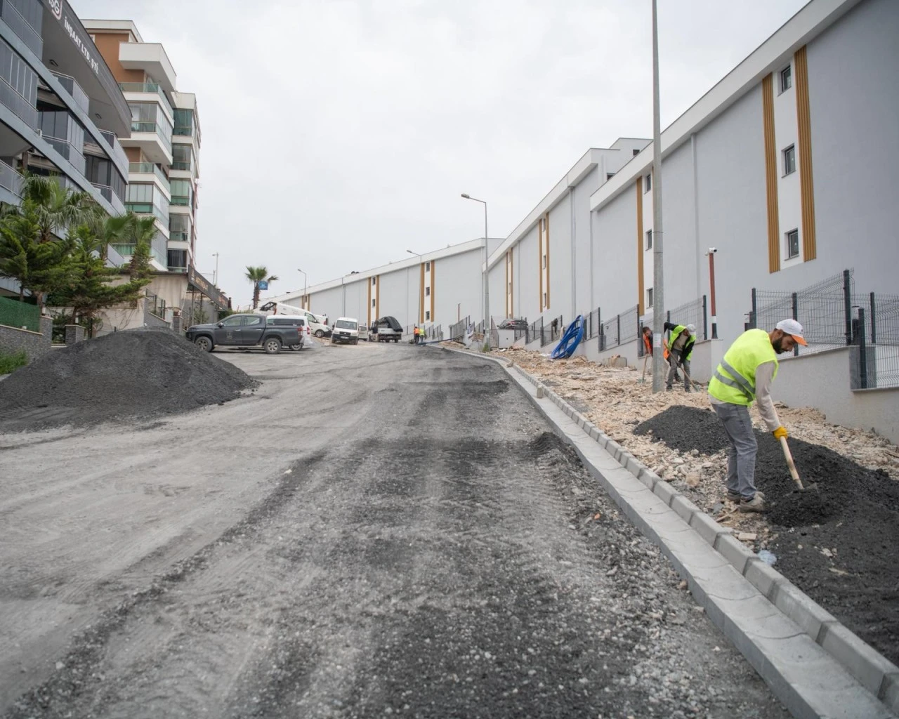 DEĞİRMENDERE’DE YOL ÇALIŞMALARI YERİNDE İNCELENDİ