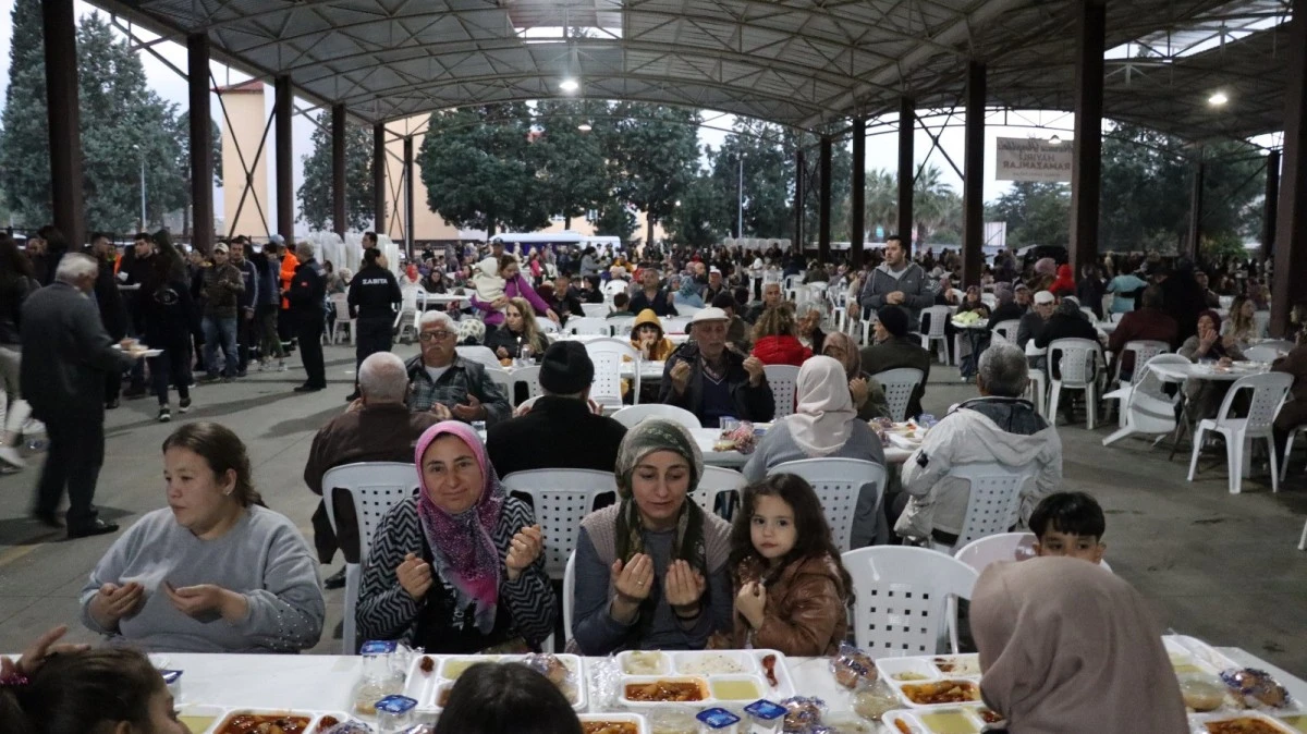Nazilli’de son iftar programı Turan Mahallesi'nde gerçekleştirildi
