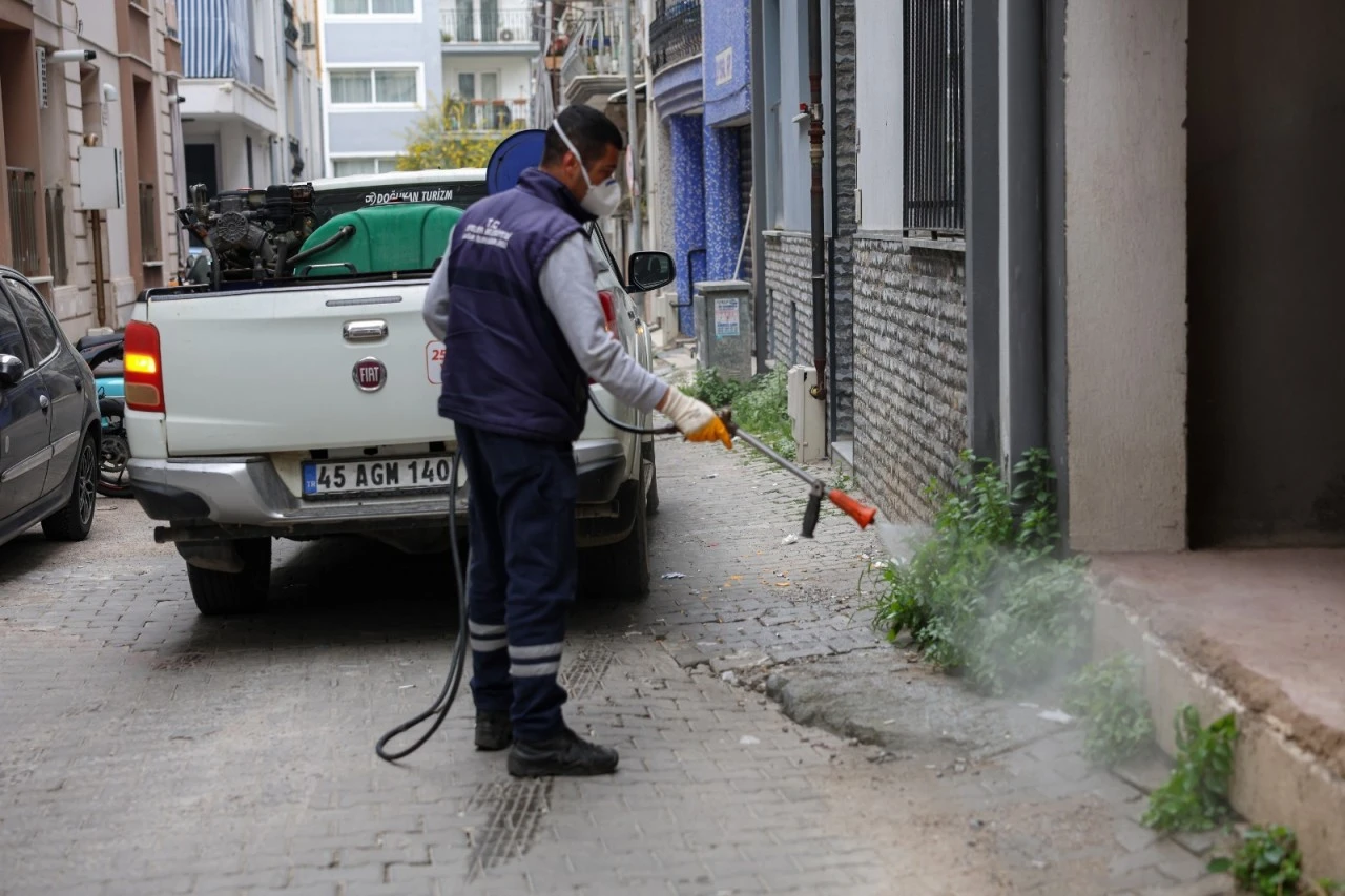 EFELER BELEDİYESİ HALK SAĞLIĞI VE KENT ESTETİĞİ İÇİN ÇALIŞMALARINI SÜRDÜRÜYOR