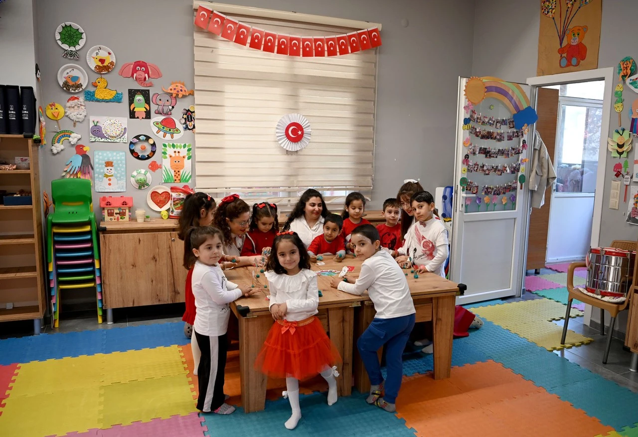 ANNE BABA ÇOCUK MERKEZİ’NDE 23 NİSAN COŞKUSU ERKEN YAŞANDI