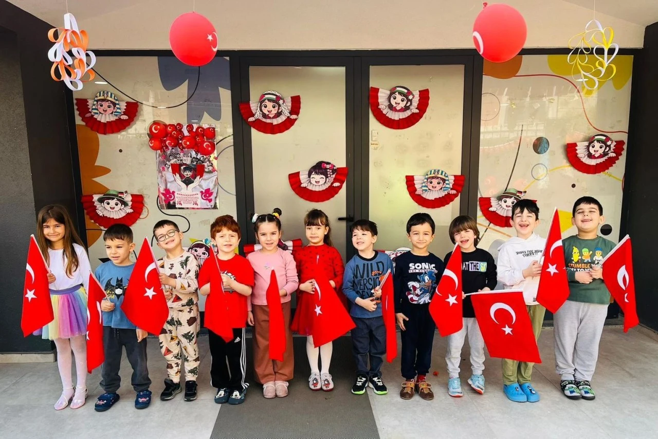 EFELER’İN MİNİKLERİ 23 NİSAN’I KUTLADI