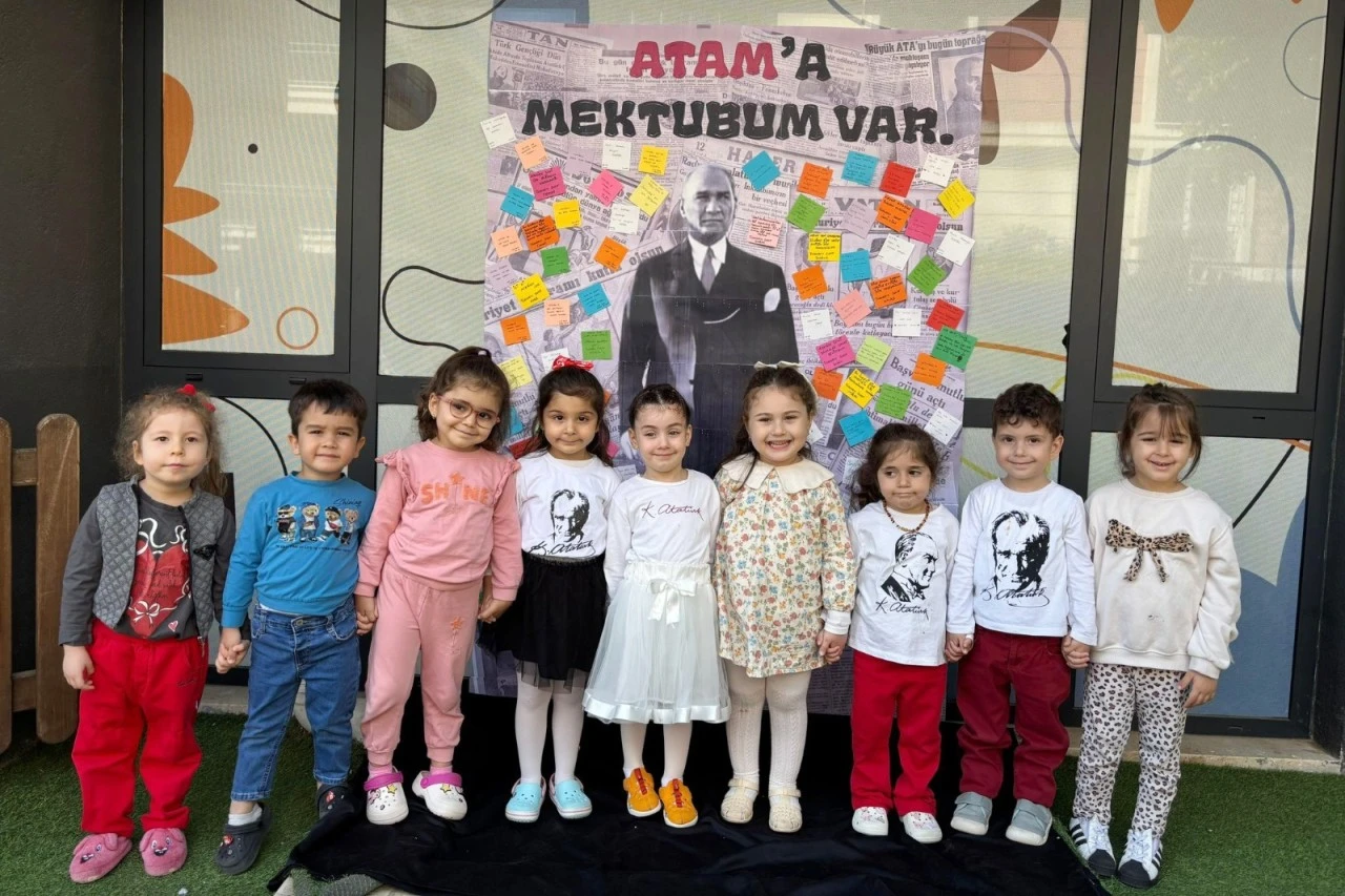 EFELER’İN MİNİKLERİ 23 NİSAN’I KUTLADI