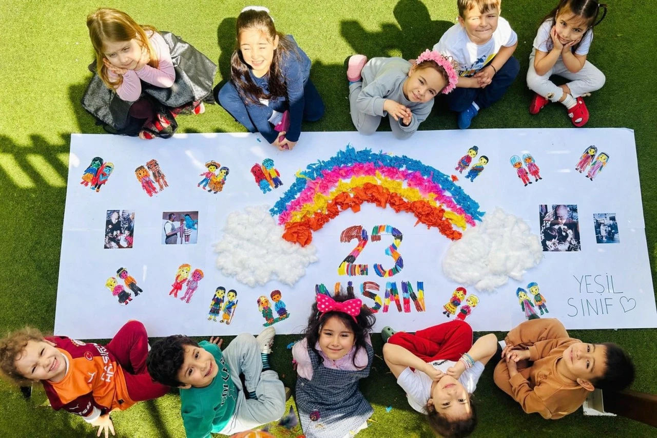 EFELER’İN MİNİKLERİ 23 NİSAN’I KUTLADI