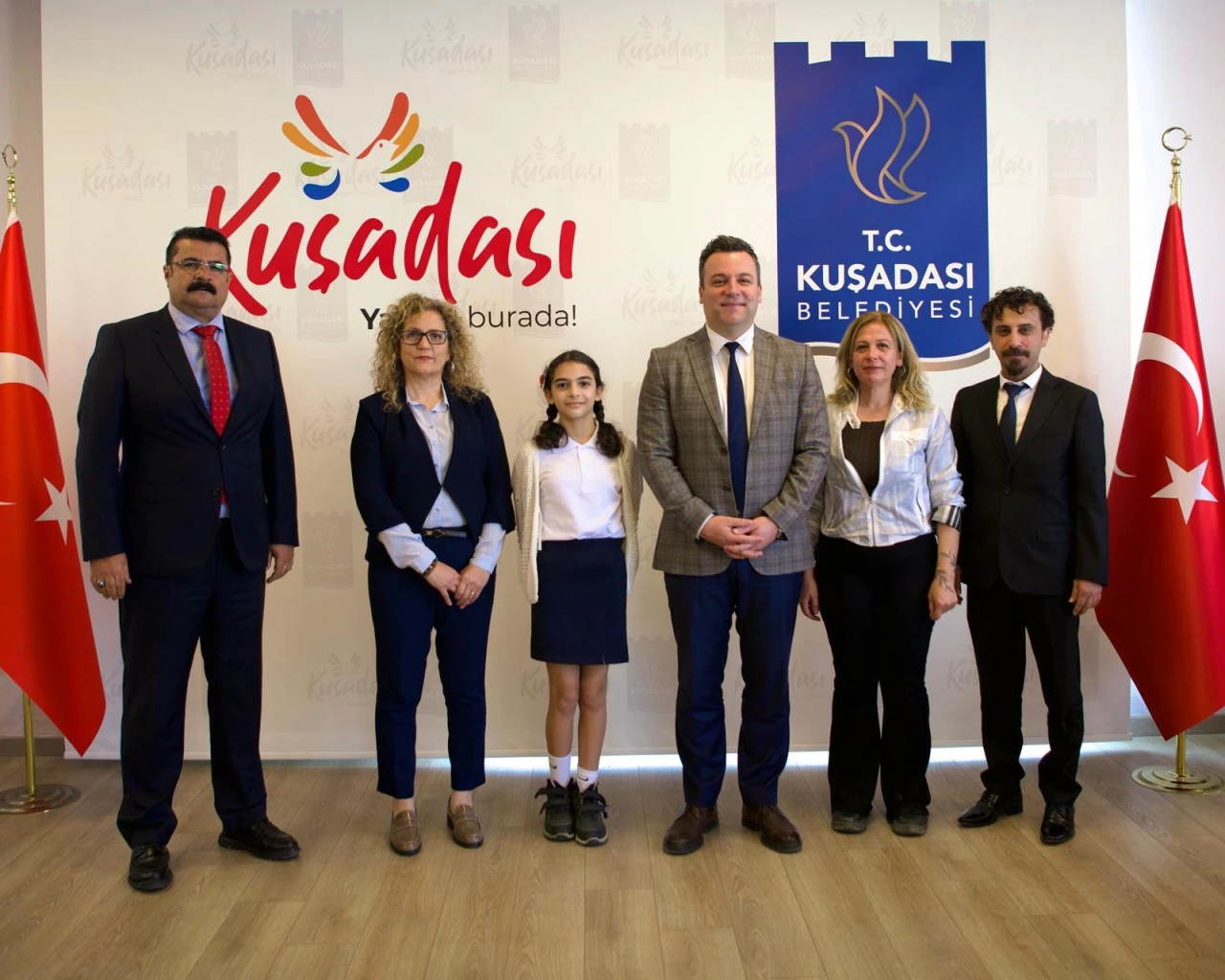 KUŞADASI BELEDİYESİ 23 NİSAN GELENEĞİNİ BU YIL DA DEVAM ETTİRDİ