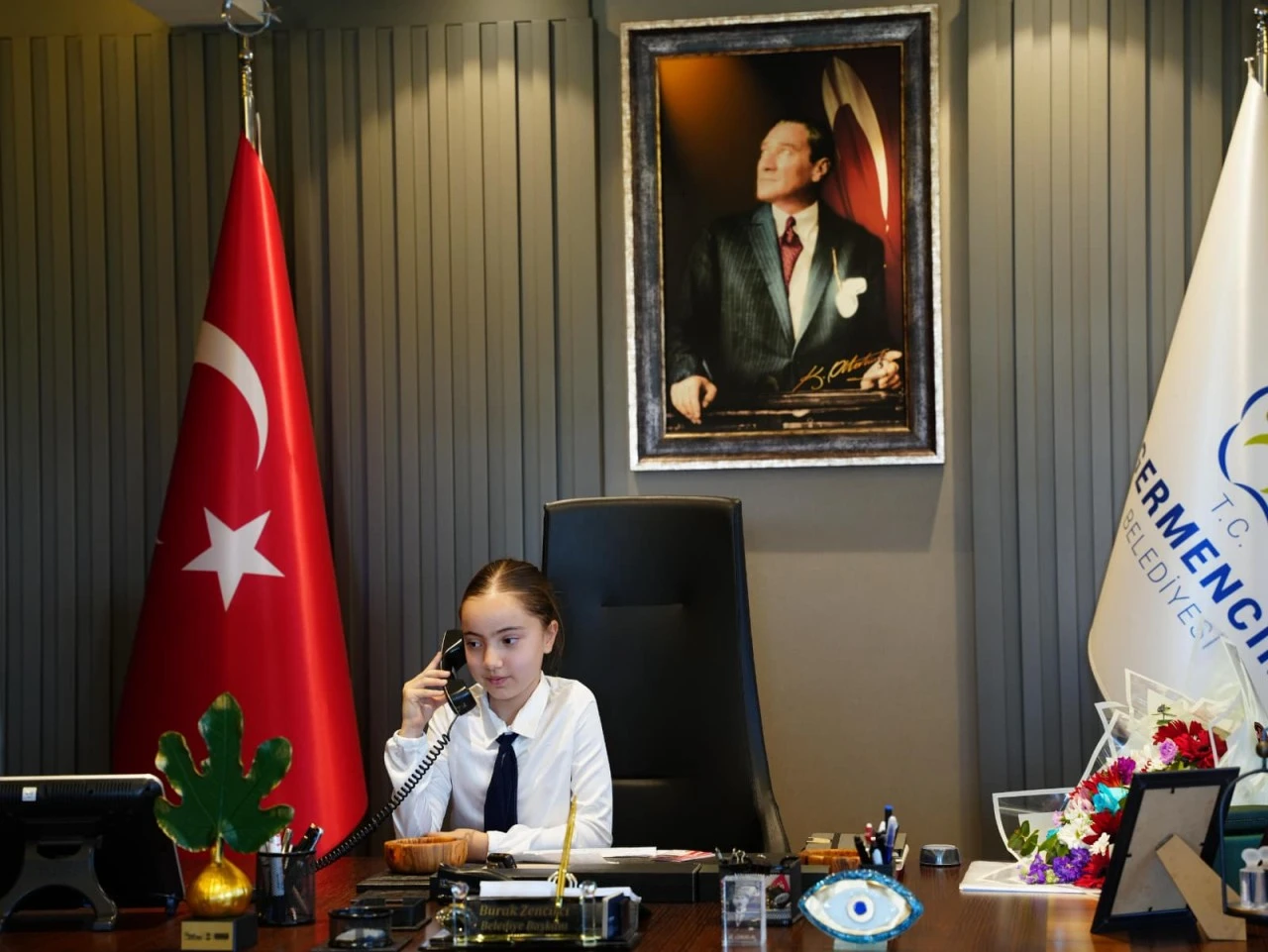 BAŞKAN ZENCİRCİ KOLTUĞU DA YETKİYİ DE ÇOCUKLARA DEVRETTİ