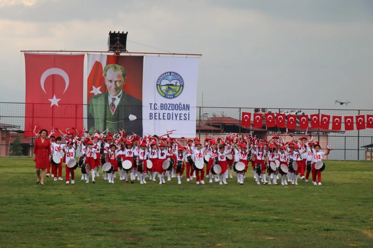Bozdoğan’da 23 Nisan Yağmura Rağmen Coşkuyla Kutlandı