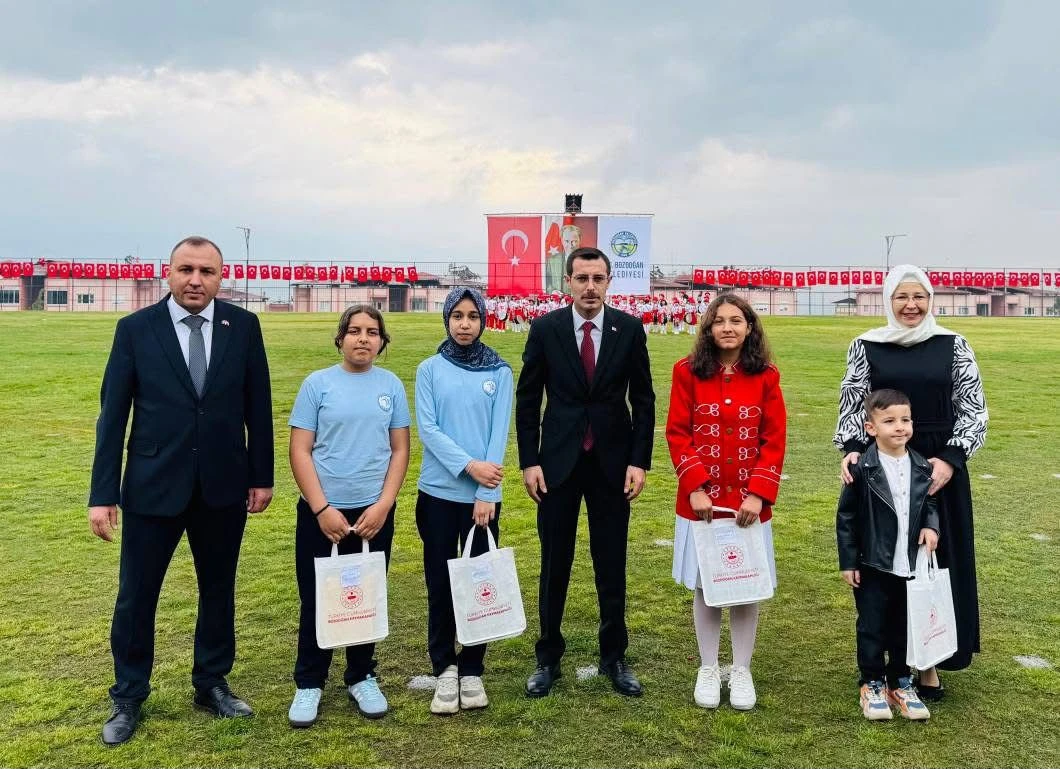 Bozdoğan’da 23 Nisan Yağmura Rağmen Coşkuyla Kutlandı