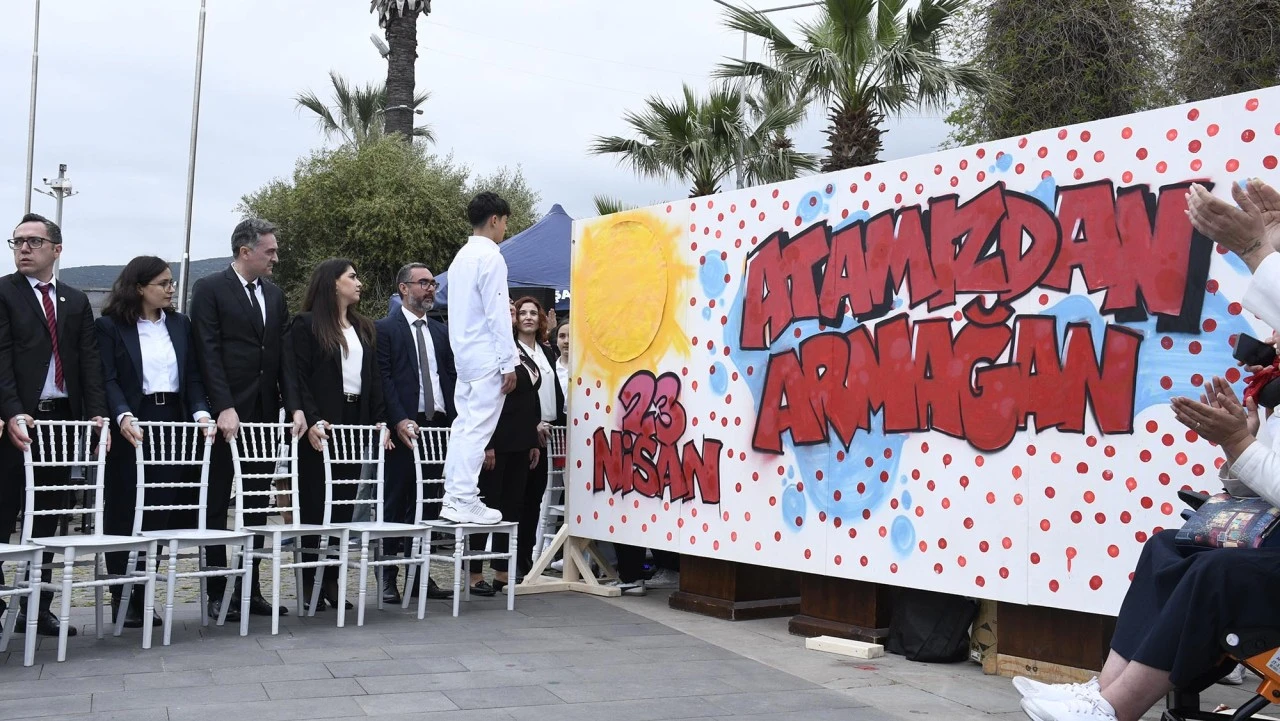 KUŞADASI’NDA 23 NİSAN ULUSAL EGEMENLİK VE ÇOCUK BAYRAMININ COŞKUYLA KUTLANDI