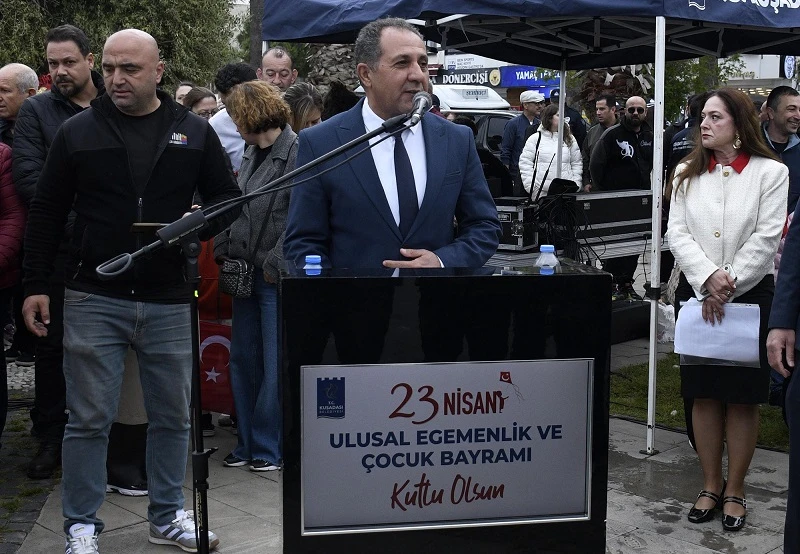 KUŞADASI’NDA 23 NİSAN ULUSAL EGEMENLİK VE ÇOCUK BAYRAMININ COŞKUYLA KUTLANDI