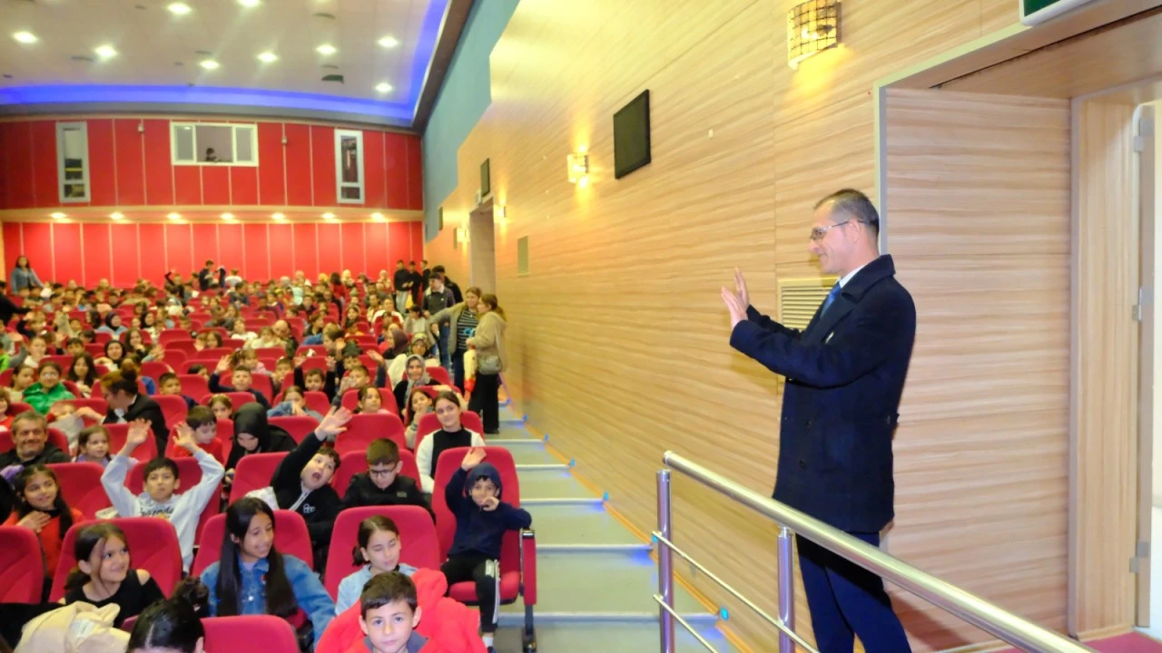 KUYUCAK'TA ÇOCUKLARA GÜN BOYU EĞLENCE