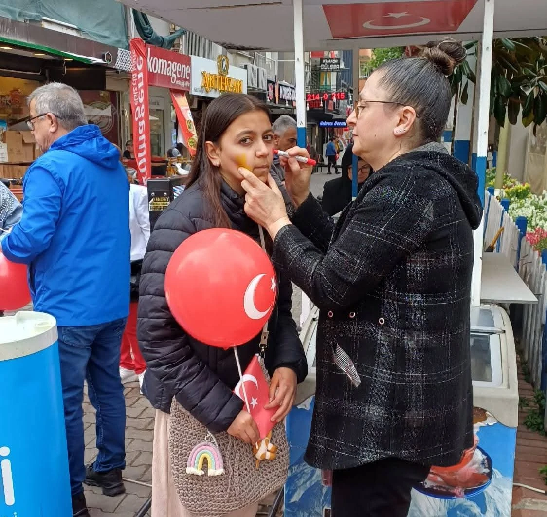 İYİ PARTİ AYDIN İL BAŞKANLIĞI 23 NİSAN’DA ÇOCUKLARLA BULUŞTU