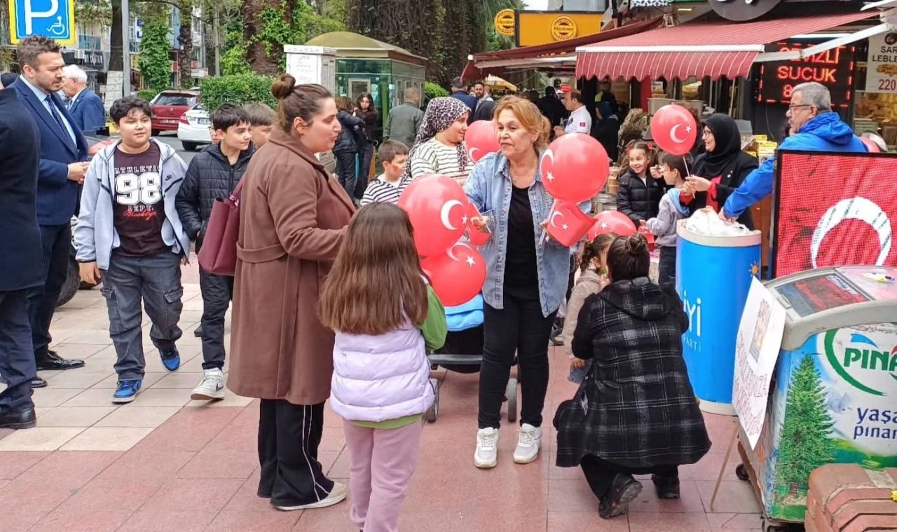 İYİ PARTİ AYDIN İL BAŞKANLIĞI 23 NİSAN’DA ÇOCUKLARLA BULUŞTU