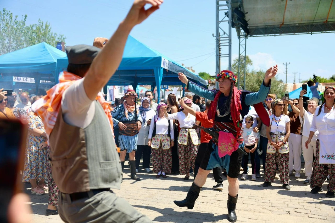EGE LEZZETLERİ FESTİVALİ ÜÇ GÜN BOYUNCA YOĞUN KATILIMLA GERÇEKLEŞTİ