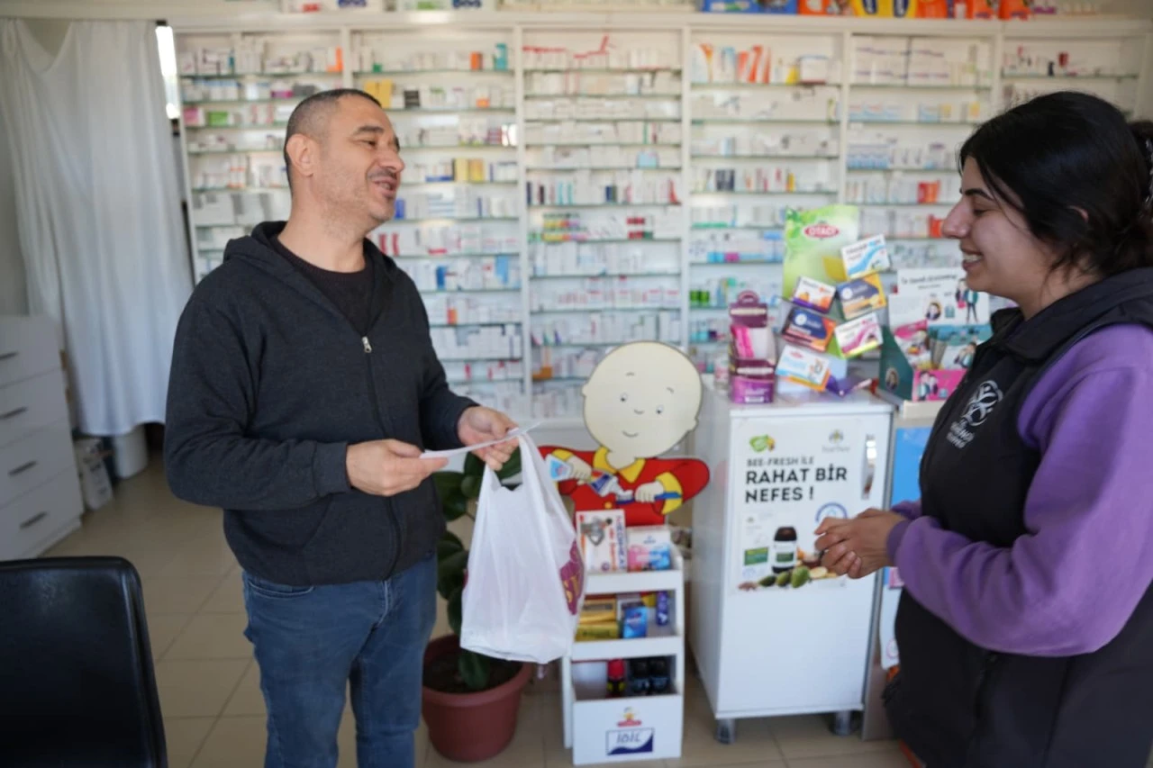 Başkan Zencirci’den Eczane Teknisyenlerine Anlamlı Jest