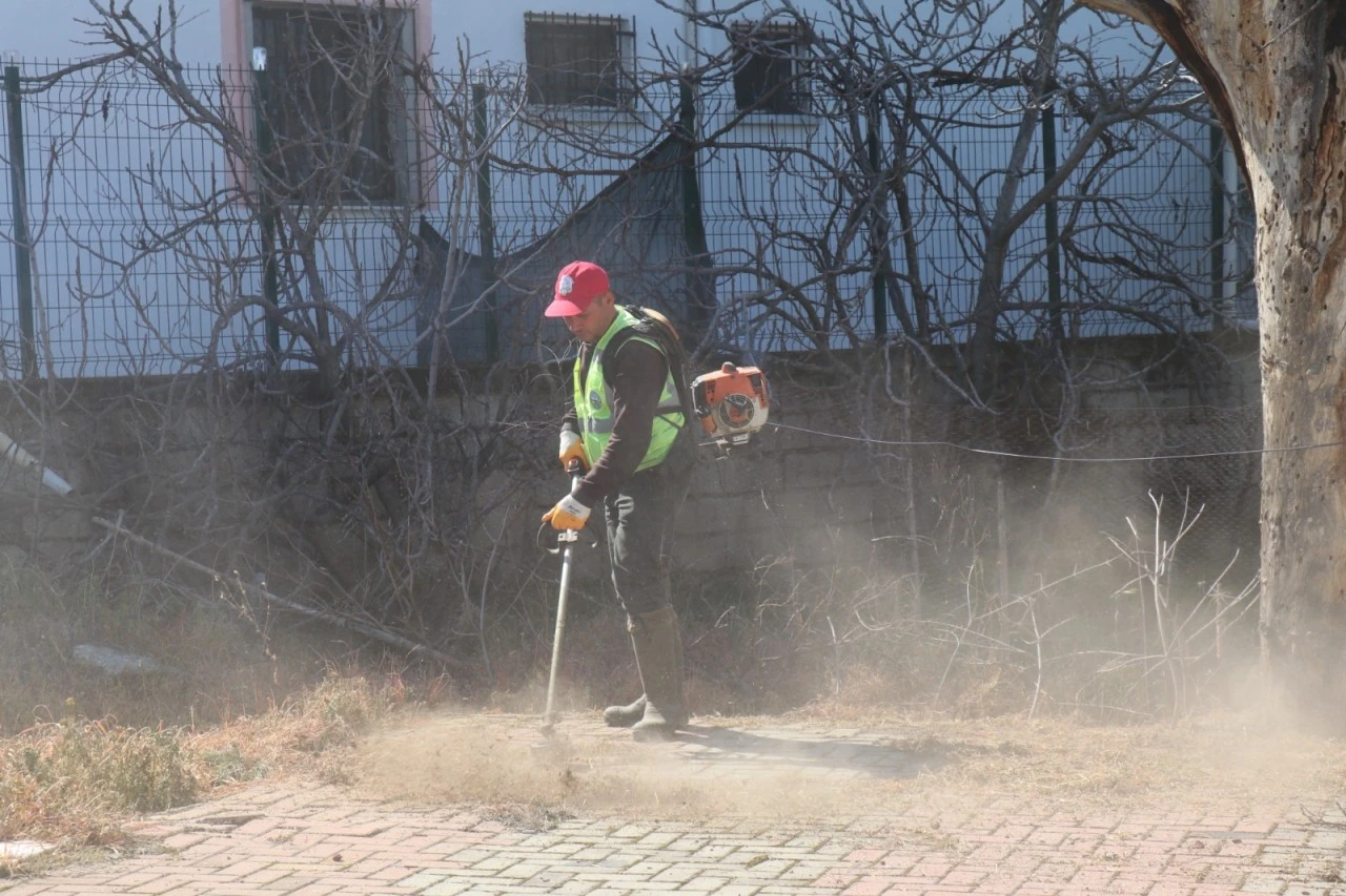 BOZDOĞAN’DA TEMİZLİK VE DÜZEN ÇALIŞMALARI ARALIKSIZ SÜRÜYOR