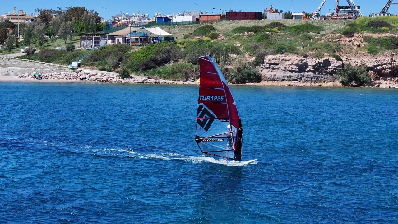 TYF Yelken Ligi IQ Foil Yıldızlar Kupası’nda genç sporcular Didim’de mücadele ediyor