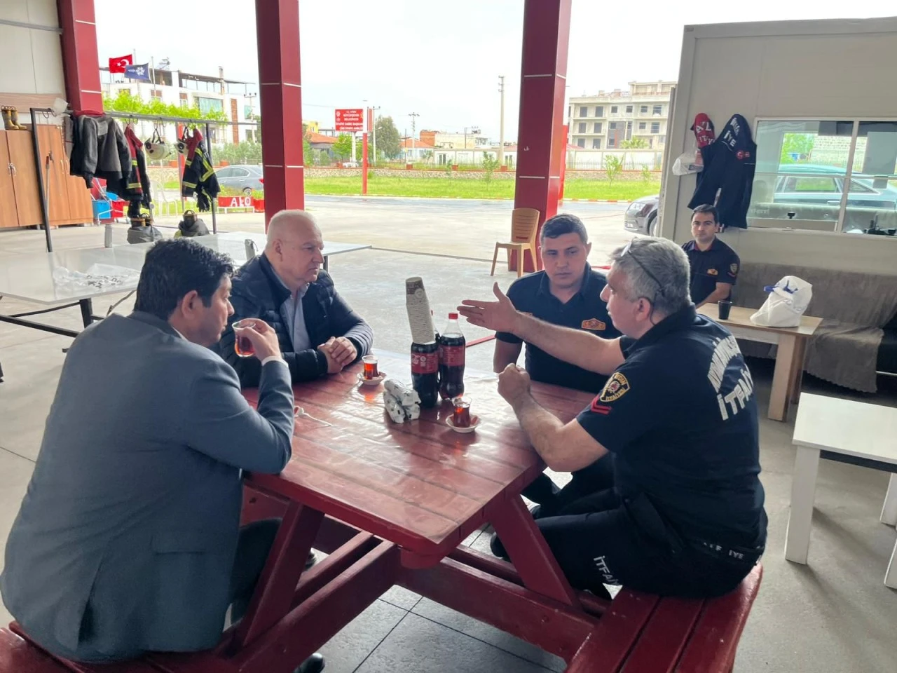 BAŞKAN KIVRAK, 1 MAYIS’TA GÖREVİ BAŞINDAKİ PERSONELİ YALNIZ BIRAKMADI