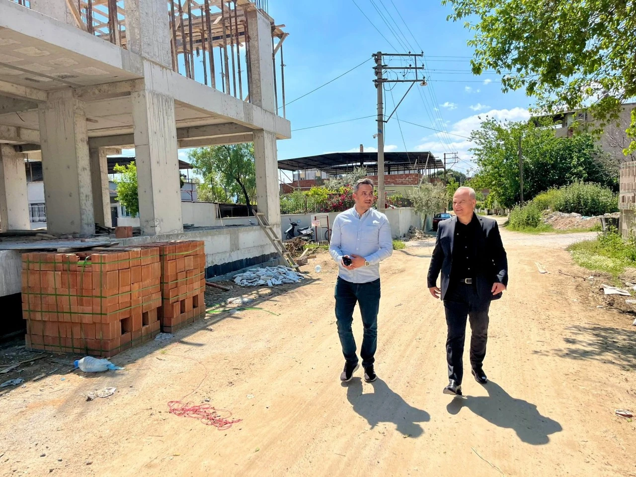 BAŞKAN KIVRAK SAHADAN AYRILMIYOR: HER ÇALIŞMAYI YAKINDAN TAKİP EDİYOR